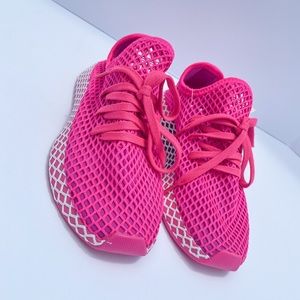 deerupt shock pink